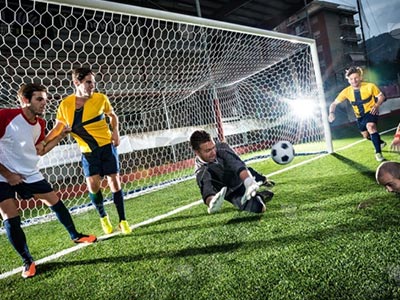 太秀了！日本U15球员对利物浦，两次天秀挑球过人破门